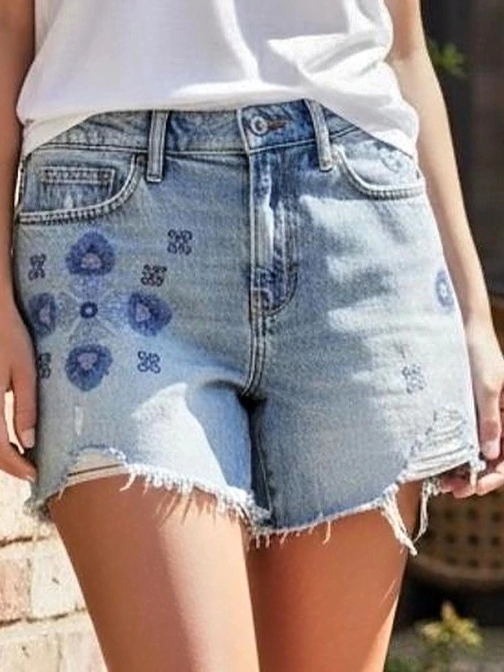 Lucky Brand Lucky Pins Jean Short with Embroidery Floral Denim Shorts Size 6/28